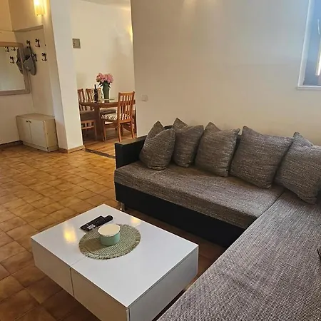 Illary Apartment *